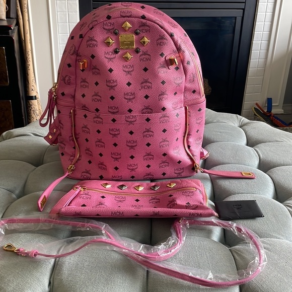 MCM Dual Stark Studded Visetos Pink Backpack - Picture 9 of 16